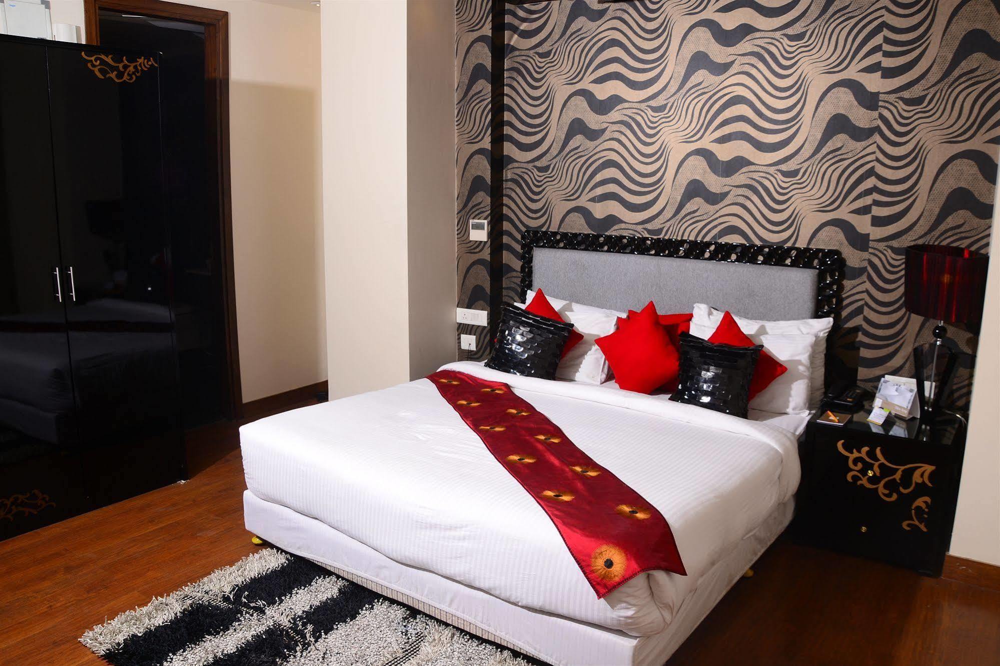 Hotel One Earth Avaas Amritsar Exterior foto